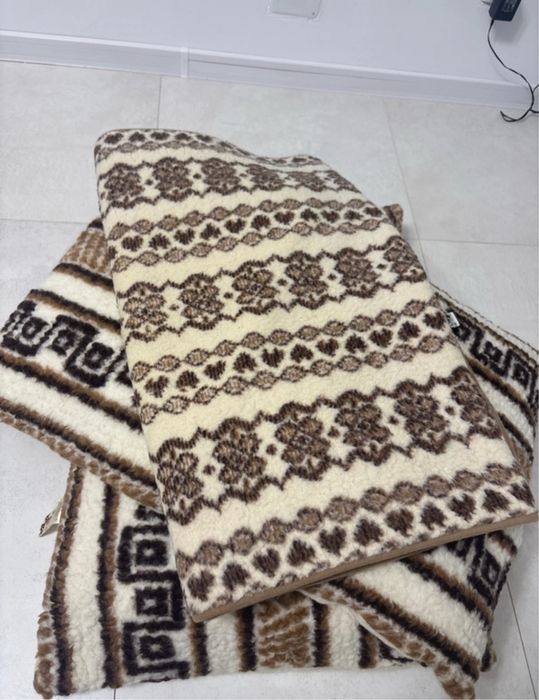 Set din lana perne si macat