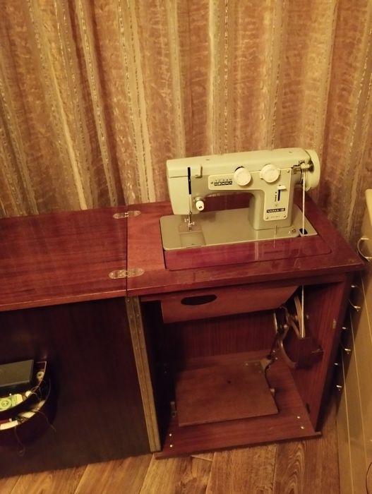 Швейная машинка"чайка"