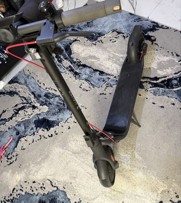 Trotineta navee v50i pro