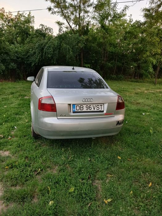 Vând mașina audi A4