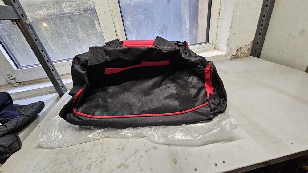 Памучни тениски,шапки,сакове,аксесоари