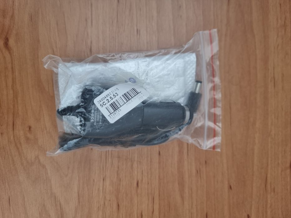 Лодка за захранка D18 със GPS 16точки