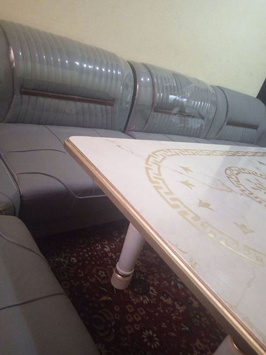 Divan, 1 stol, 3 sidenye