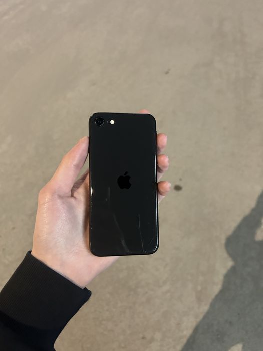 Продам Айфон Se 128gb 76%