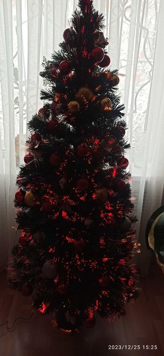 Ёлка красивая                                            .