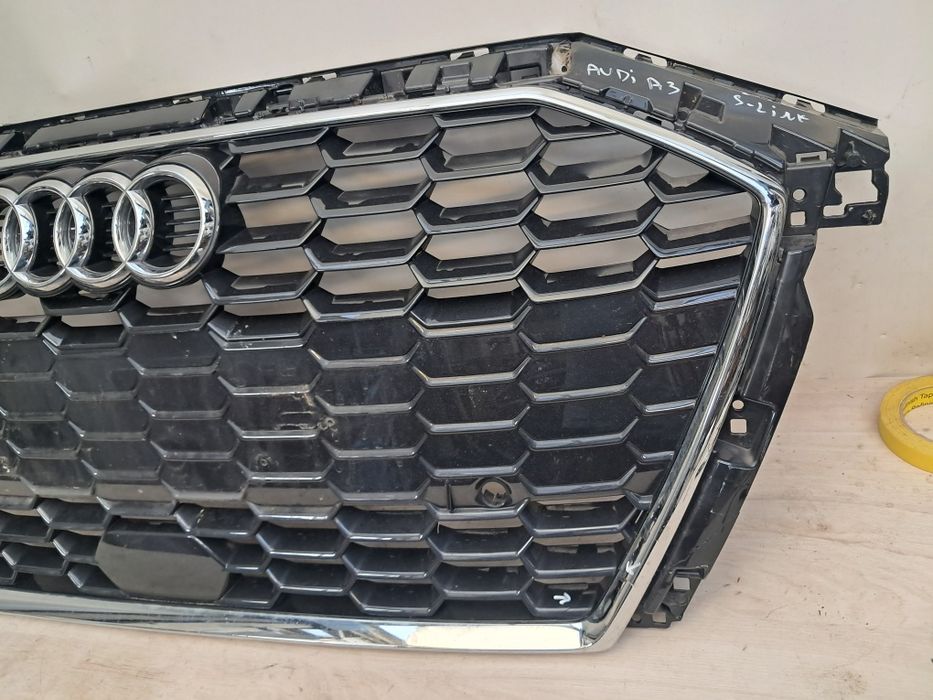 Грил решетка  Audi A3 S line  2021/24г
