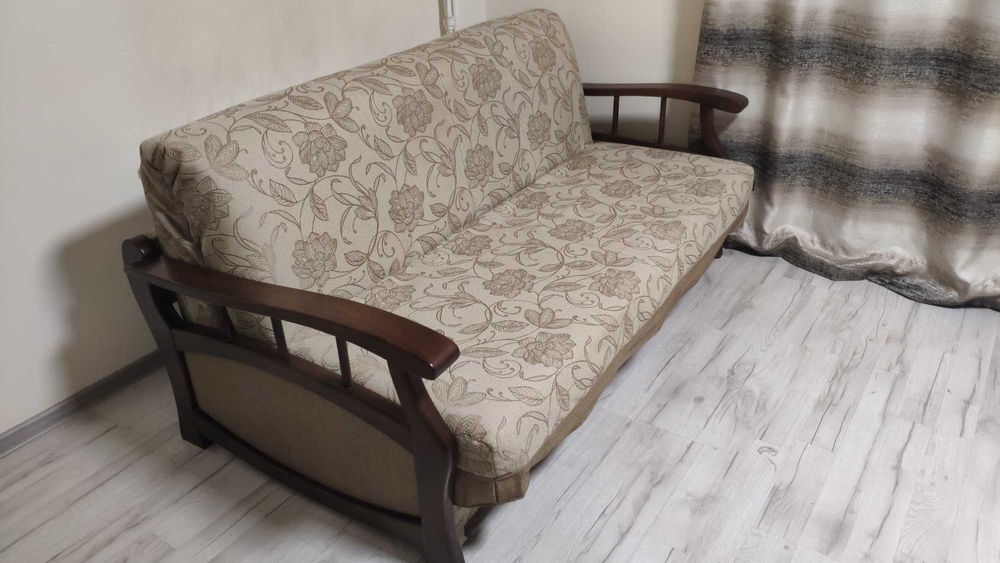 Диван в хорошем состоянии