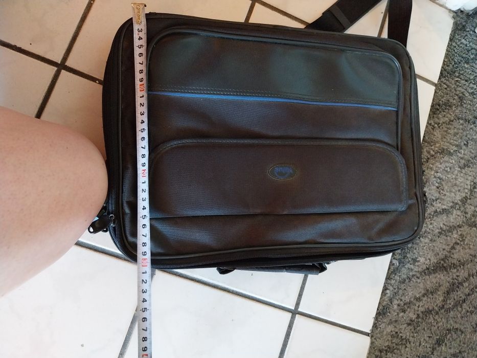 Чанта за лаптоп.