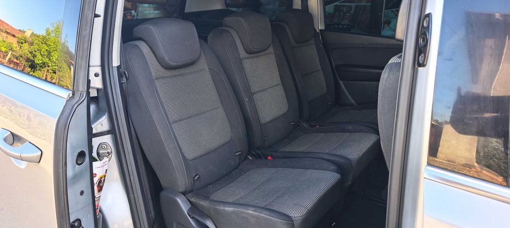 Продавам VW Saran