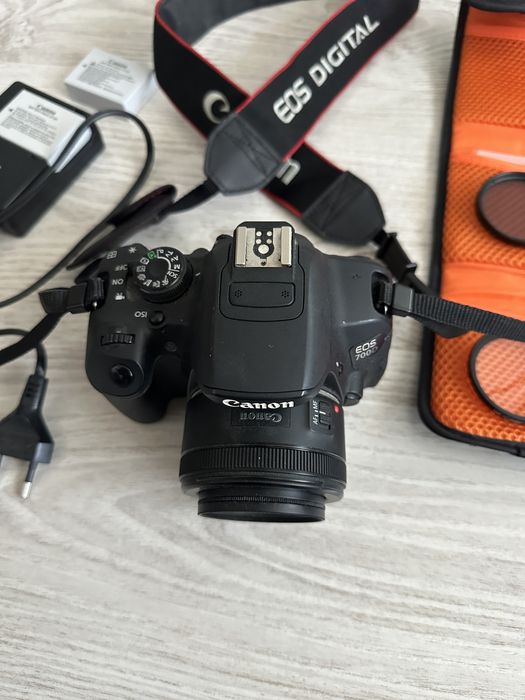 Aparat foto Canon 700d