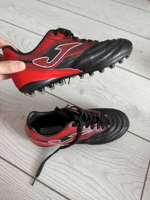 Продам футбольную форму и бутсы