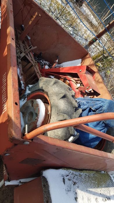 Motocultor cu remorcă