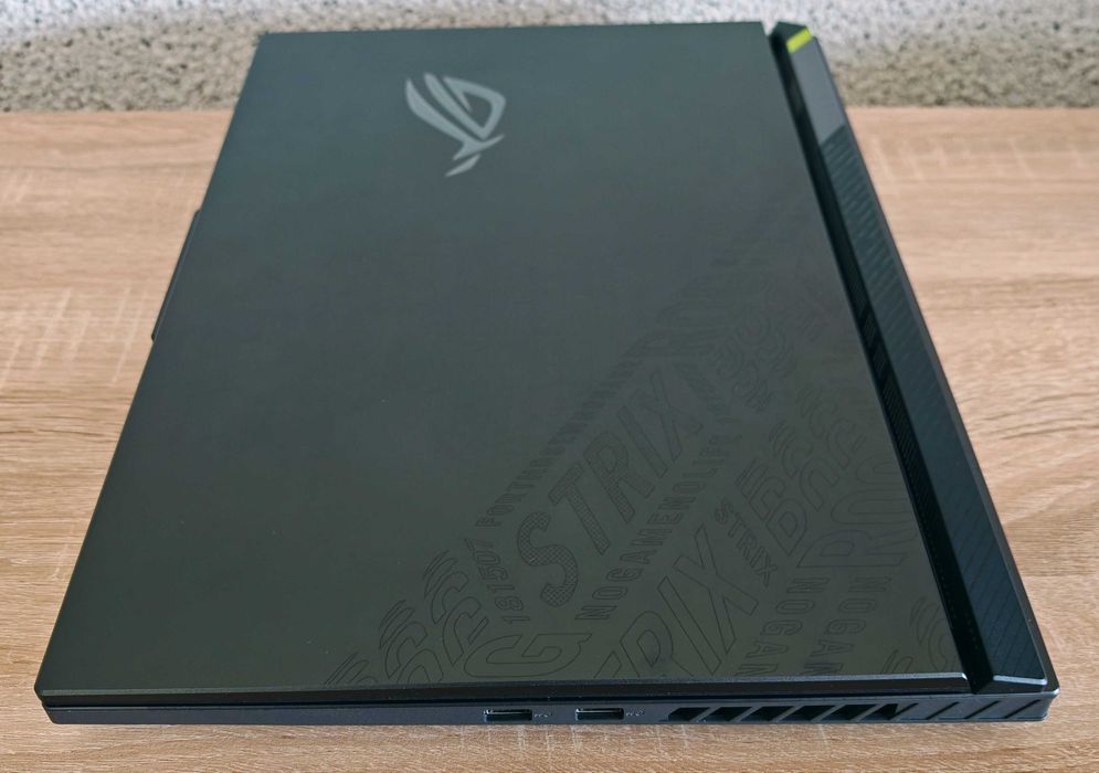 ASUS ROG Strix G18/AMD Ryzen 9 9955HX/NVidia RTX 5070 8GB/16GB RAM/1TB SSD NVME/18' 2560x1600 (WQXGA), 240Hz IPS матов геймърски лаптоп КАТО НОВ
