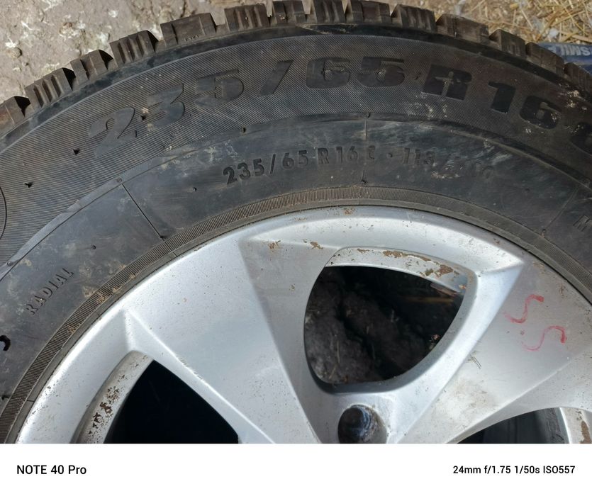 Vând jante cu cauciucuri noi impecabile R16