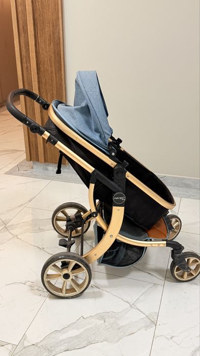 Детская коляска в хорошем состоянии