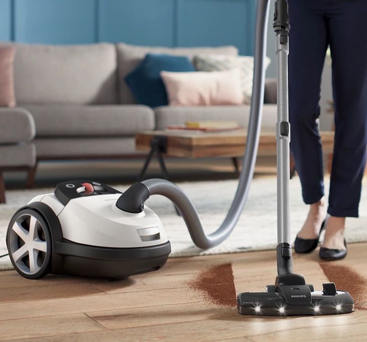 Пылесос PHILIPS PERFORMER model: XD8042 Сделано в Польше (2200Вт)