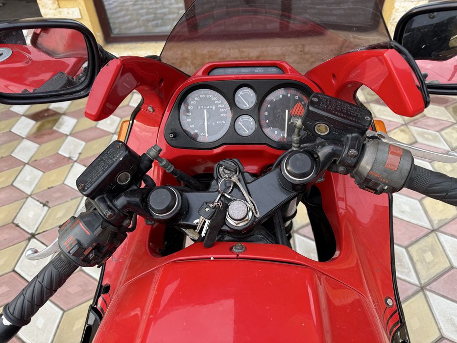 Vand Honda CBR 1000f