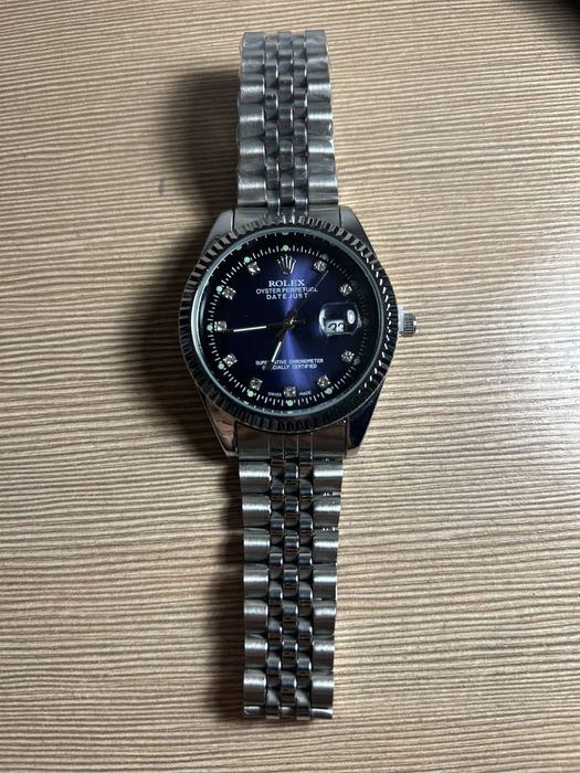 продается новый ролекс часы