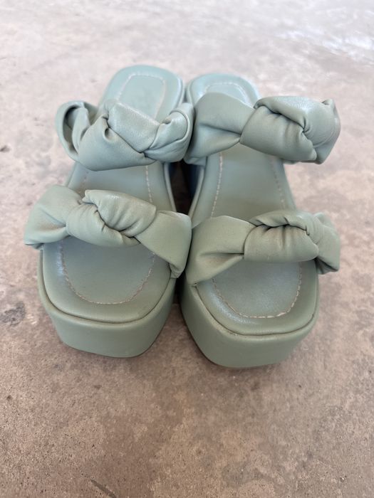 Продается обувь