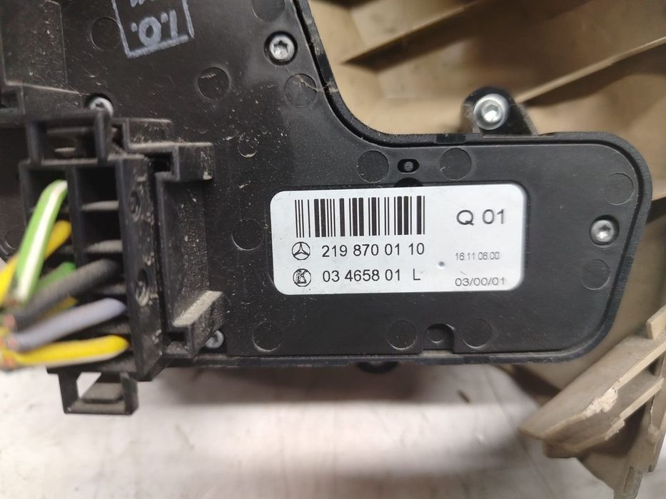 Buton reglaj scaun 2198700110 Mercedes-Benz CLS-Class C219 [2004 - 20