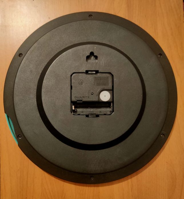 Продам часы настенные