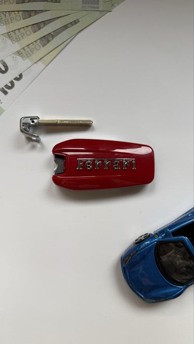 Ключ/черупка на Ferrari