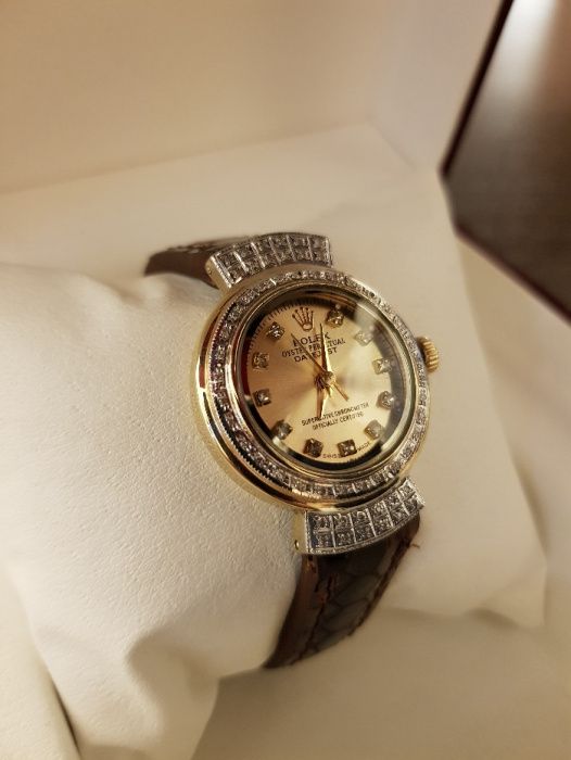 Женские золотые Rolex по доступной цене. Отличный вариант для подарка!