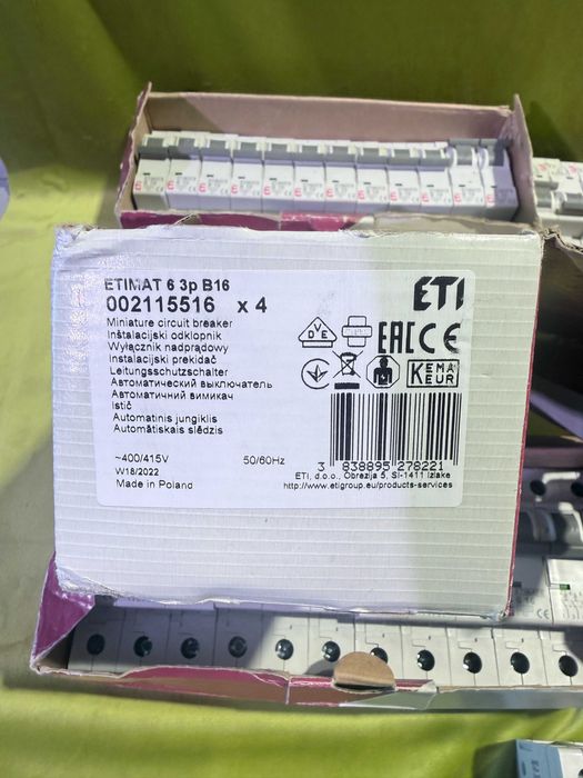 Lot siguranțe automate ETI 15 buc B10 monofazat  și 22 buc B16 trifazate