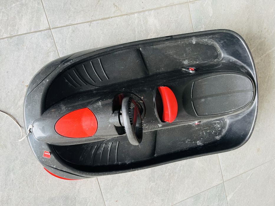 Sanie cu frana rosu cu negru din plastic