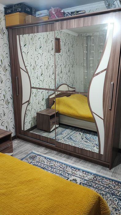 Продам спальный гарнитур.