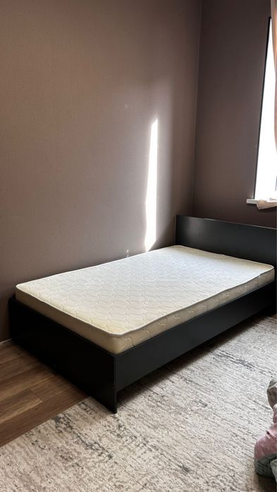 Продается новая кровать и новый матрас. Размер: 120×200.