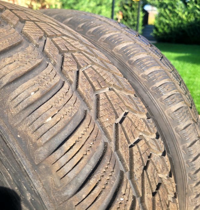 Anvelope iarnă 225/60/17 99H Hankook și Yokohama SUV