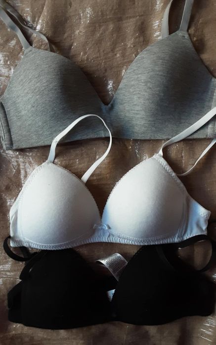 Лот от 6 сутиена за тийнейджърка
