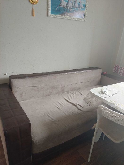 Продам диван в хорошем состоянии