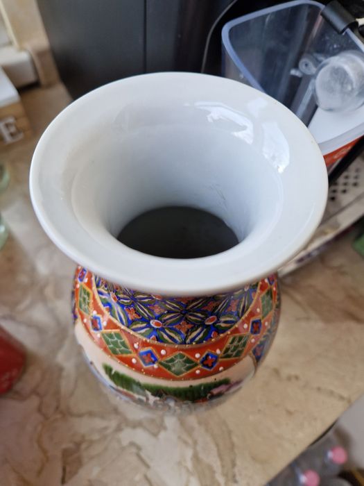 Японска ваза ръчно рисувана