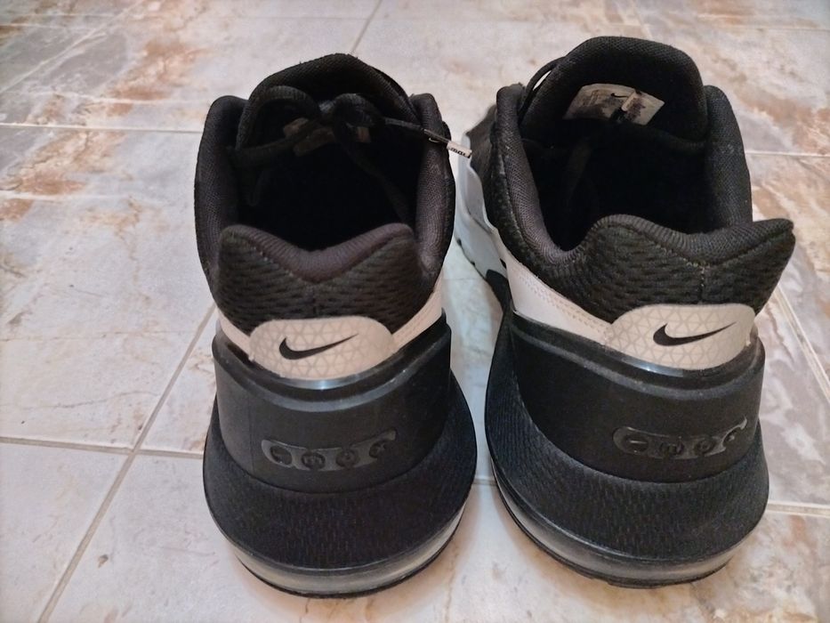 Маратонки Nike air max