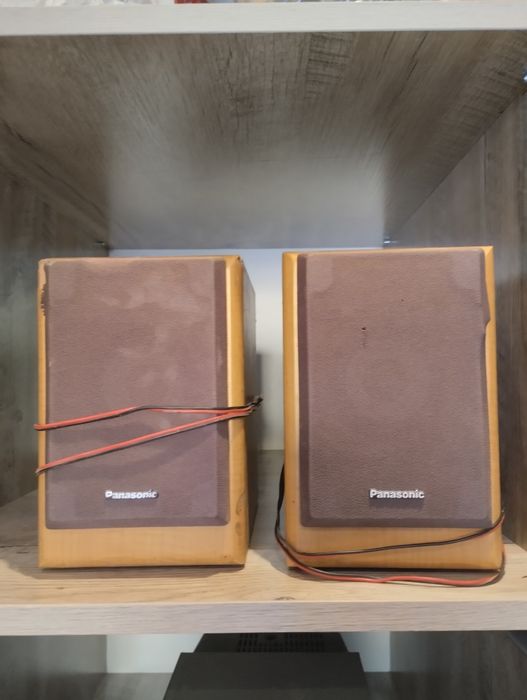 Магнитофон с колонками.