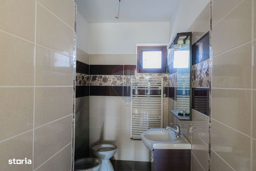 De vanzare casa + hala, teren 580mp, ideala business/service auto