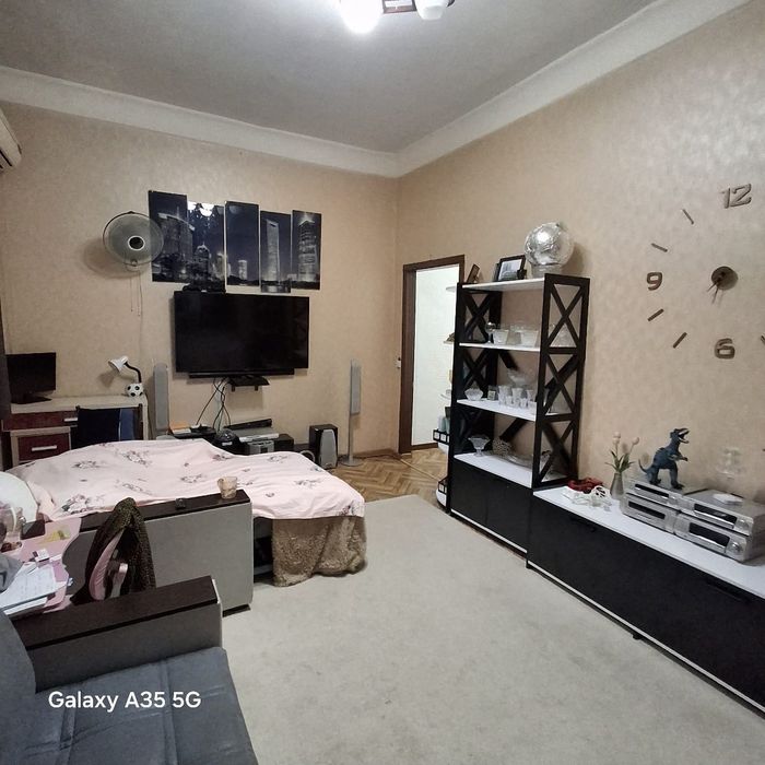 Продаётся своя  Чиланзар -1  высокопотолочка кирпич 2/4/4