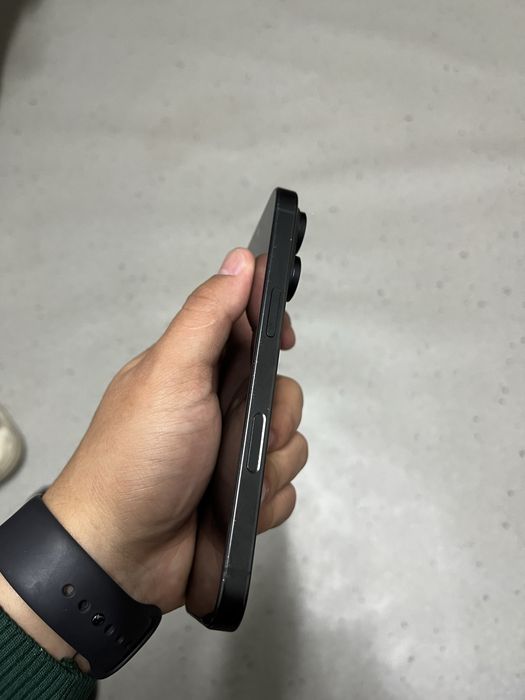 Продам Iphone 16 pro Срочно!!!