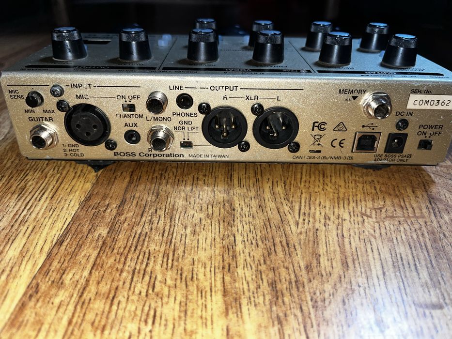 BOSS VE-8 Acoustic Singer – Voce + Chitară