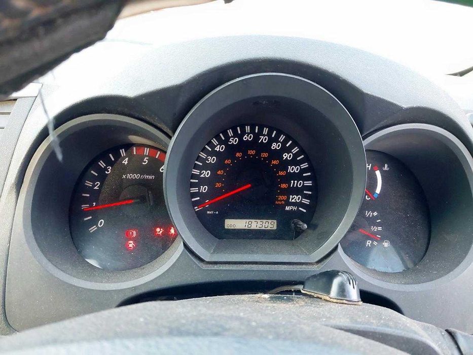 Dezmembrez Toyota hilux  3.0 Diesel 126KW/171CP 2005-2015