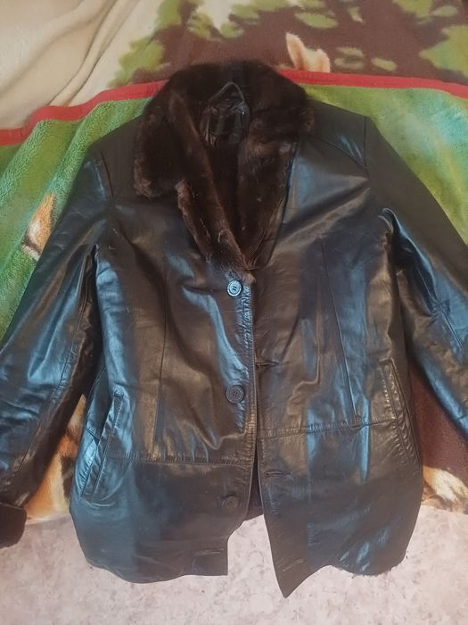 Продам кожаную куртку