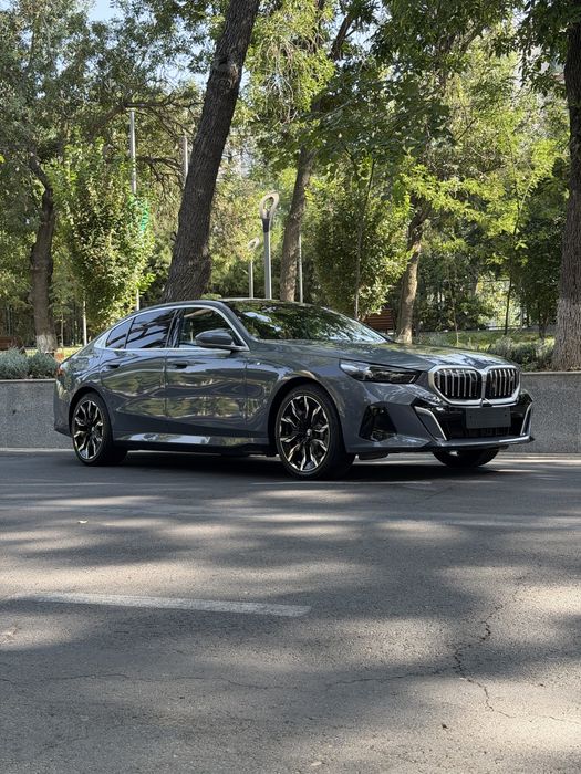 BMW i5 edrive 35 L