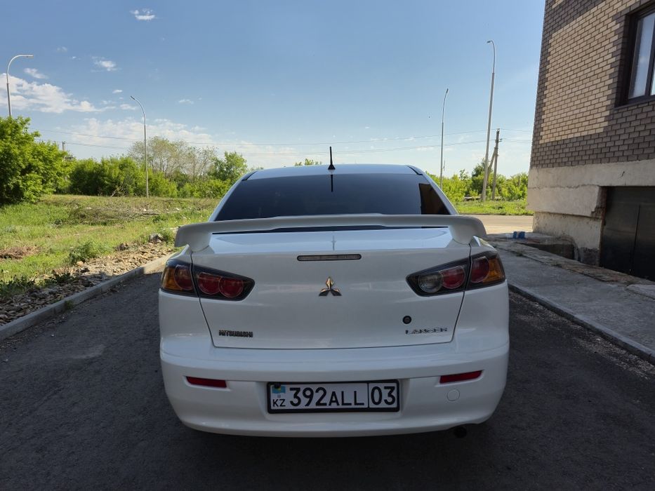 Mitsubishi lancer продам
