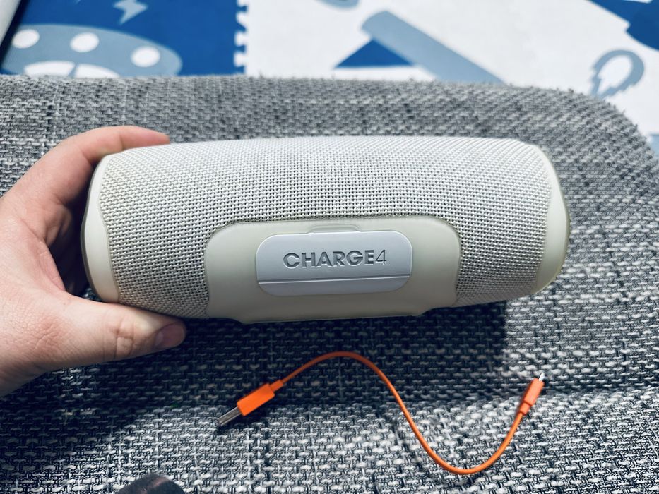 Boxă JBL Charge 4 – Stare foarte bună