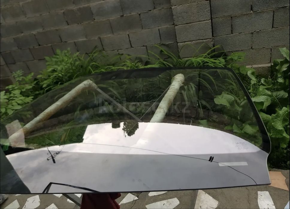 Лобовое стекло Lexus Rx350