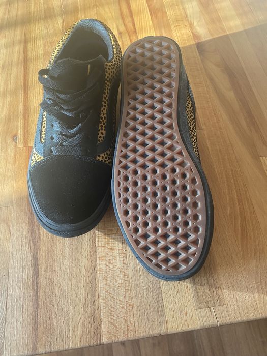 Vand papuci Vans noi