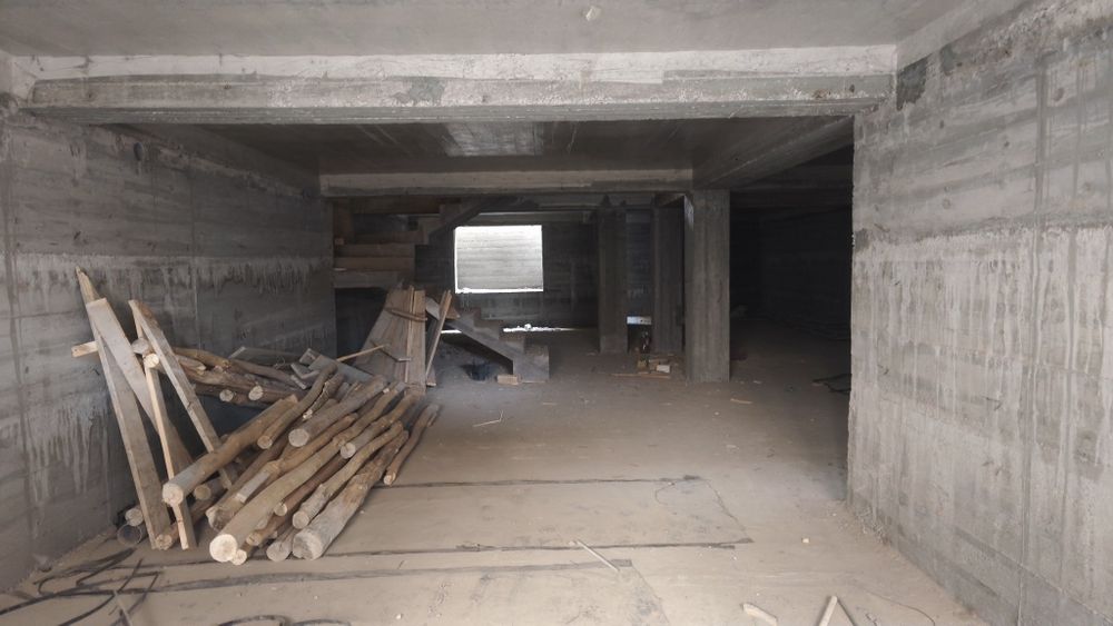 Uy sotiladi 3 sotix korobka Nazarbek Sanatoriyada