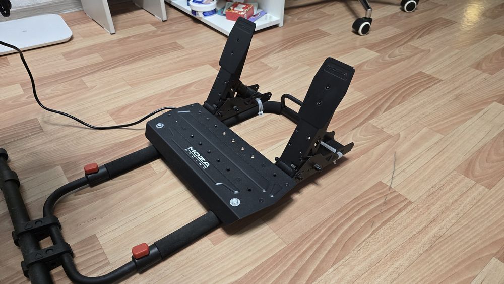 Симрейсинг сетап Moza R3 bundle.